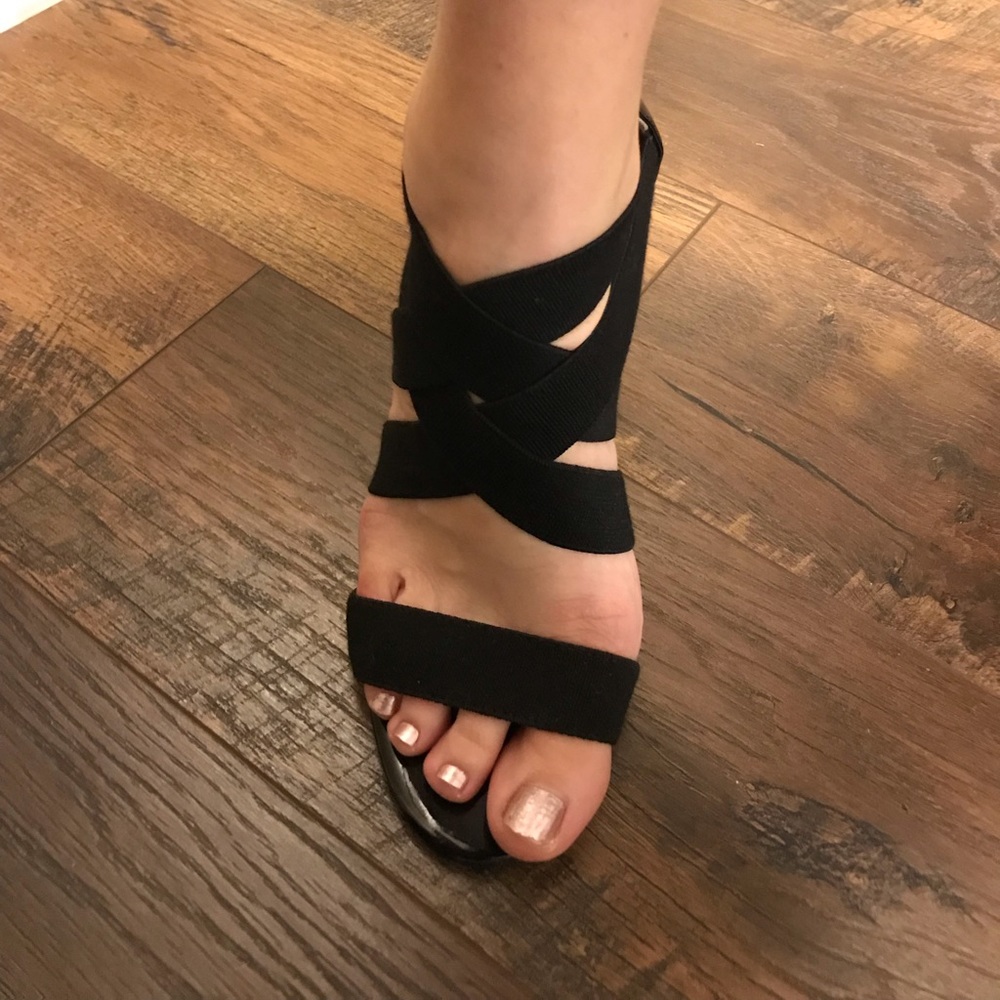 Dress to Impress! Black and Tan weaved wedges